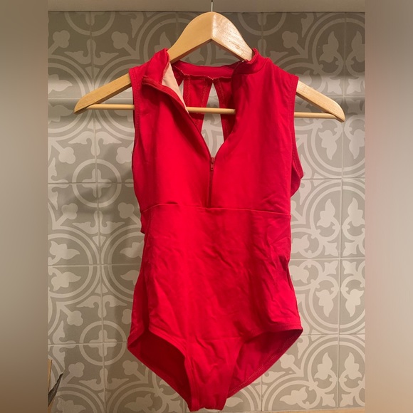 BALTOGS LEO - Picture 1 of 3